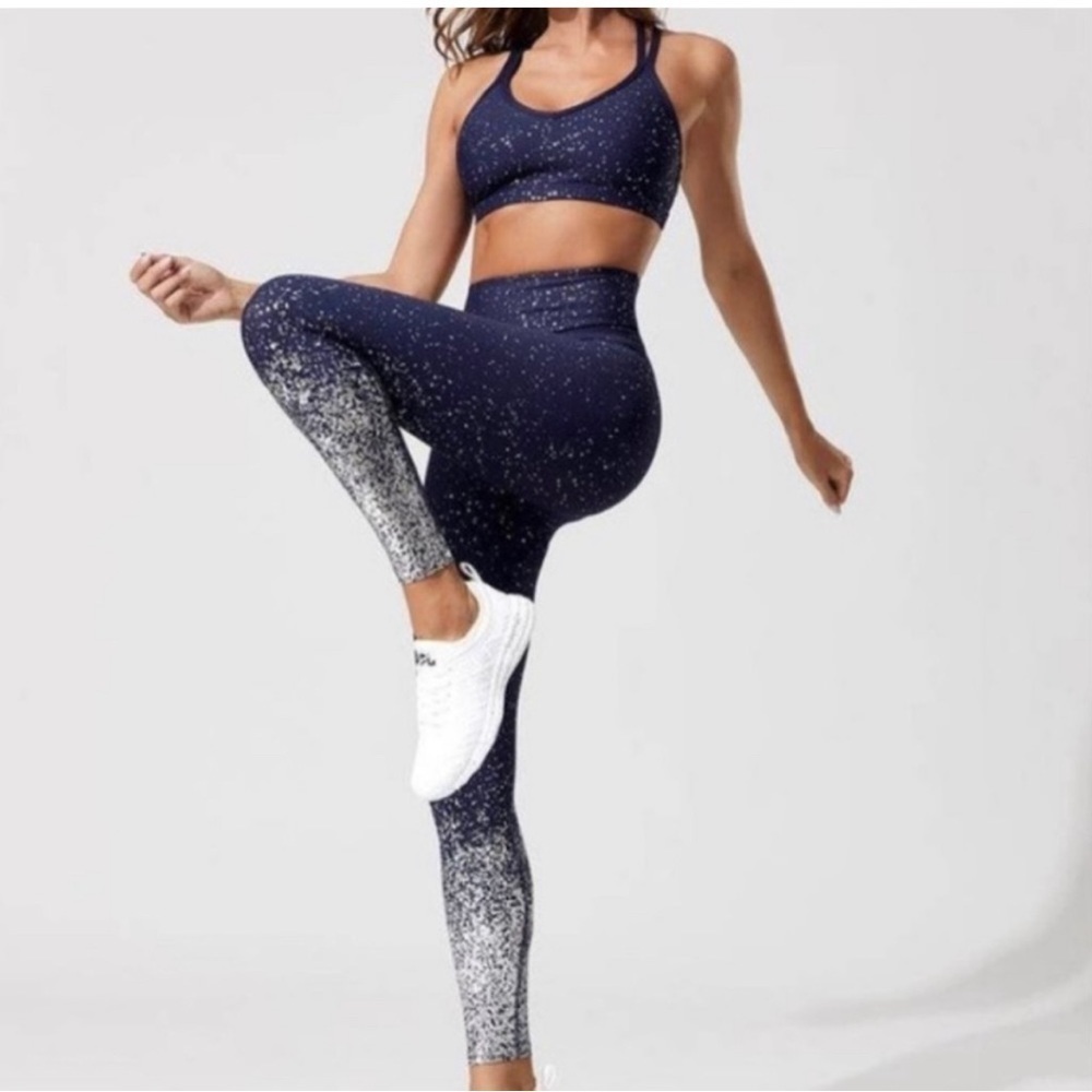 Beyond Yoga Alloy Ombre Midi Leggings Size XS Purple and‎ Silver